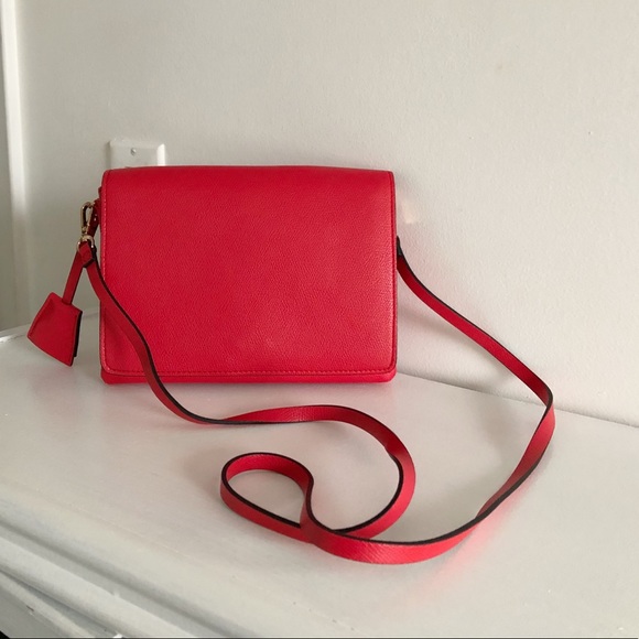 Red Purse 👛 - Picture 1 of 6